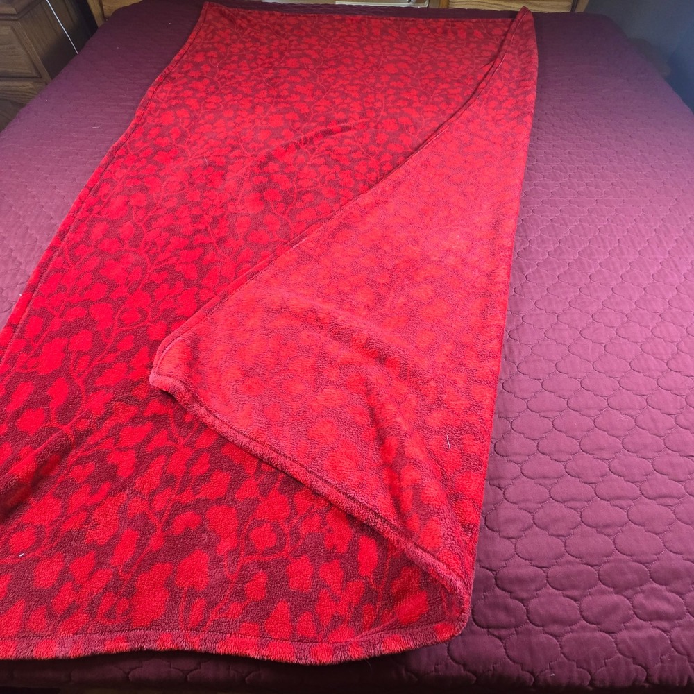 Blanket Throw Couch Red on Dark Red Floral Very Soft 70" x 50"
